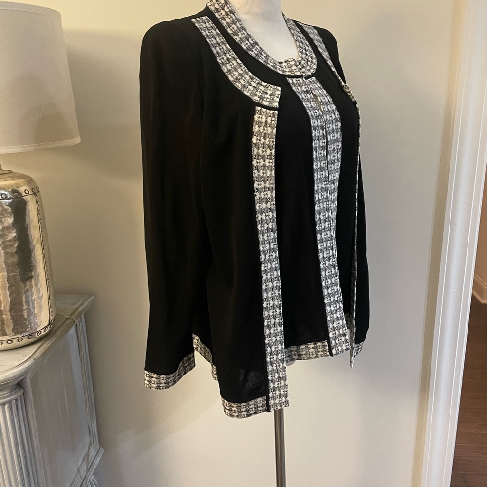 Exclusively Misook Knit Jacket Size Medium - image 3